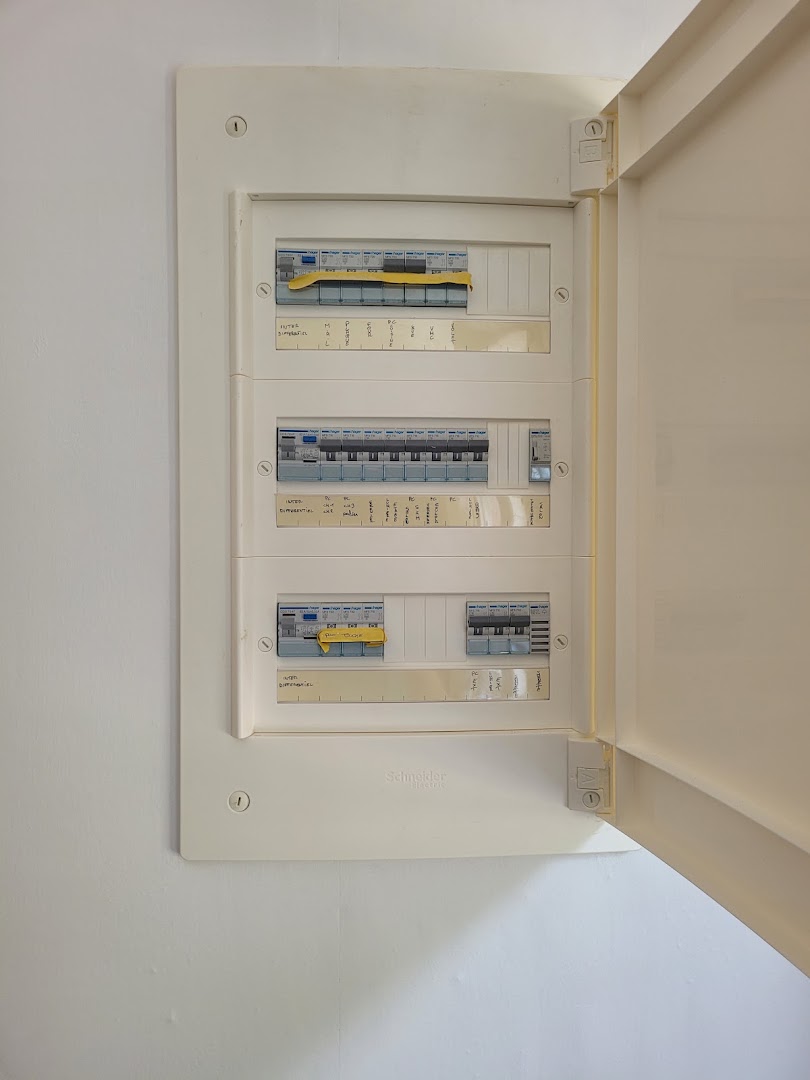 AN ELEC · Photos 2
