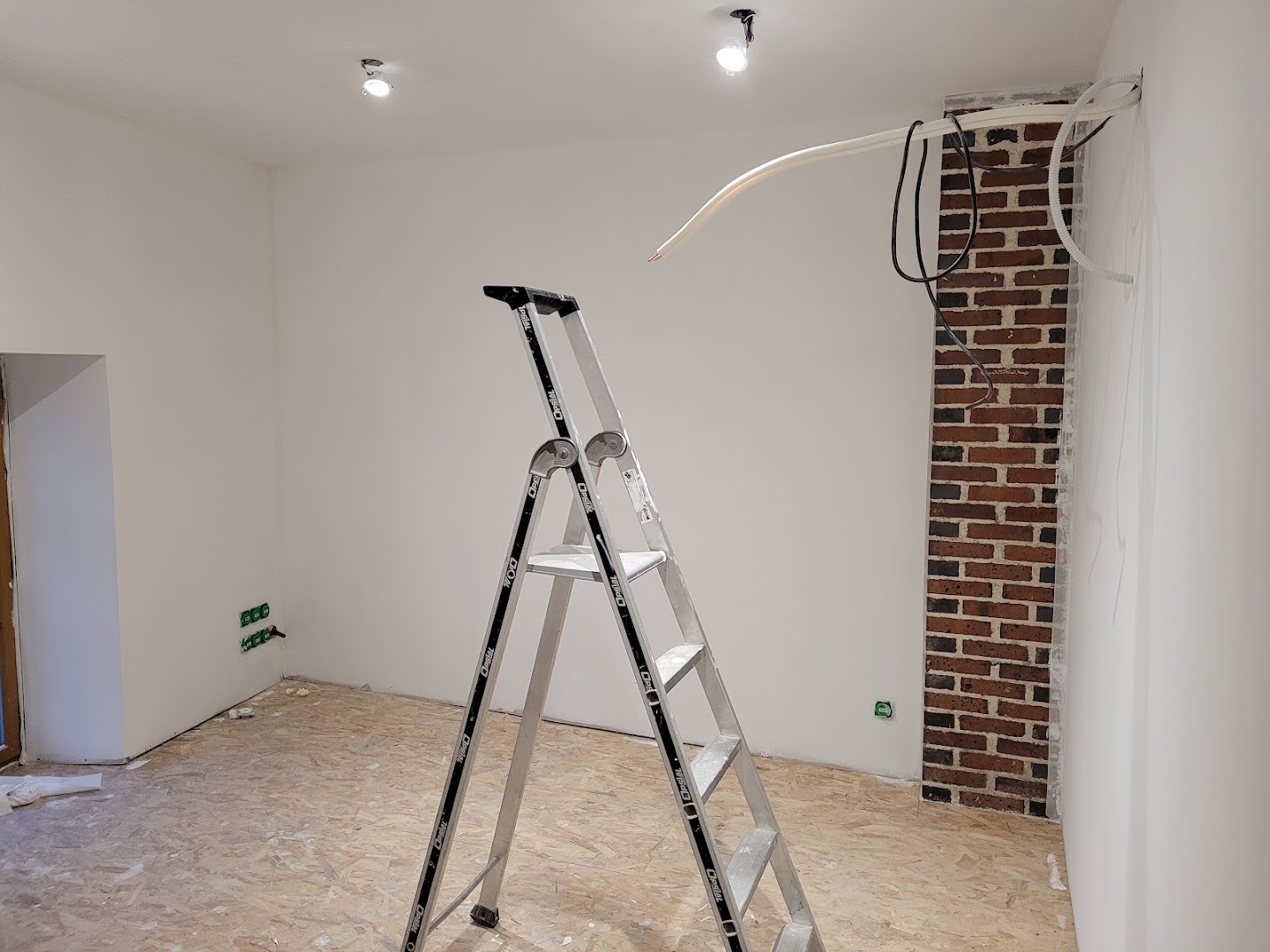AN ELEC · Photos 1